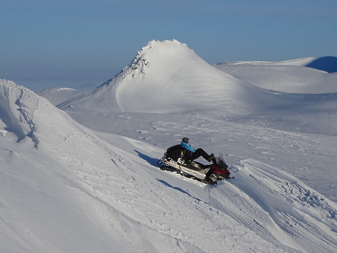 How to avoid common mistakes and accidents while snowmobiling