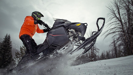 How to ride a snowmobile safely and efficiently